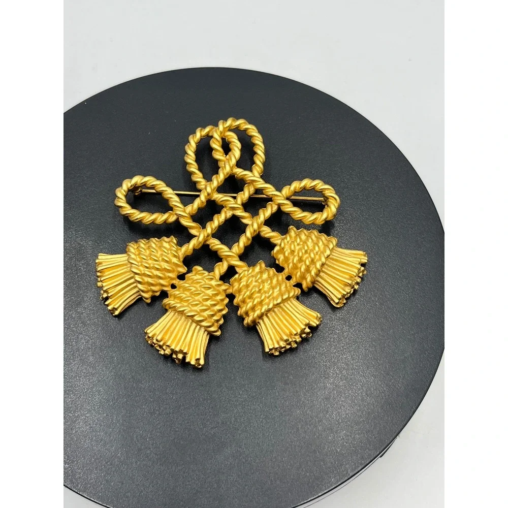 Vintage Gold Toned Twisted‎ Rope Knot Tassel Celtic Scottish Large Brooch Pin